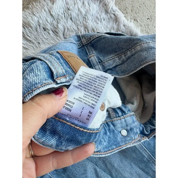 American Eagle Mom Straight Jean - Picture 3 of 4